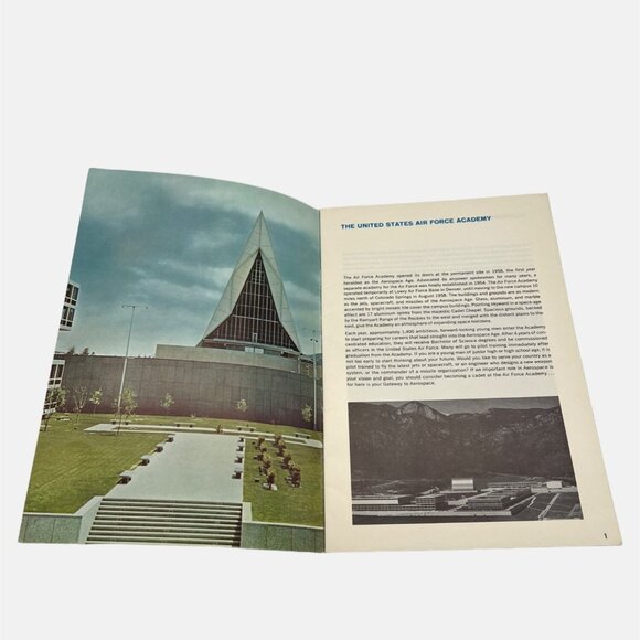 1969 Gateway to Aerospace The United States Air Force Academy Recruiting Booklet - Picture 3 of 6